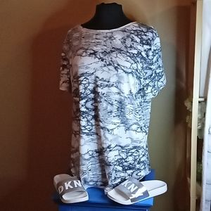 Silver black grey marbled t-shirt
